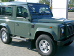 CAR THIEVES TARGETING LAND ROVER DEFENDERS